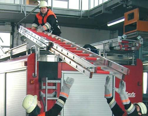 Je nachdem für welchen Einsatzzeck die Einsatzmittel benötigt werden, unterscheidet man Geräte zur Brandbekämpfung Geräte zur technischen Hilfeleistung und Rettung Frage an die Teilnehmer: Welche