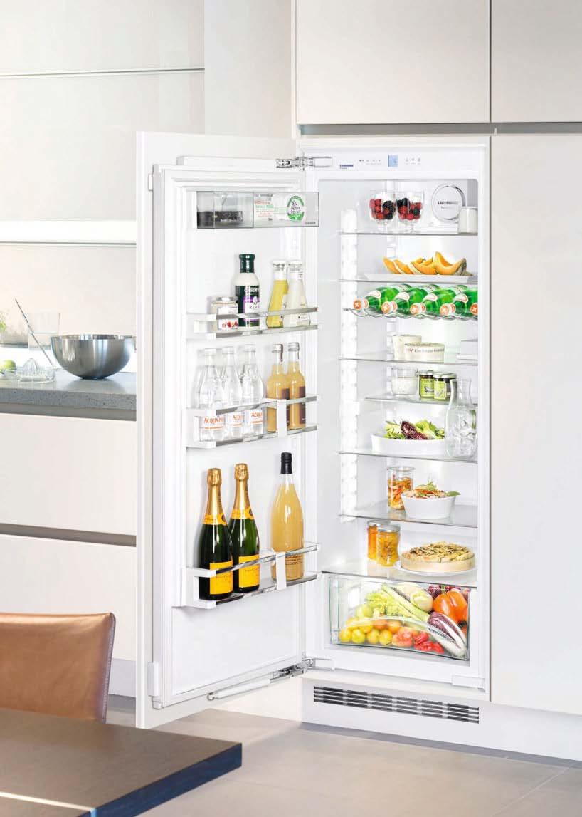 1 Integrierbare Kühlschränke 1 1 MagicEye mit LC-Display. Präzise 8 Großes Obst- und Gemüsefach.