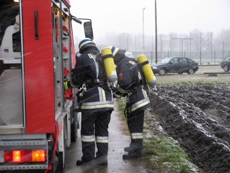 2.1 Einsatzstatistik im Jahr 2009 Die 43 aktiven Feuerwehrmänner der FF-Fahlenbach mussten im Jahr 2009 zu 18 Einsätzen ausrücken. Dabei wurden von Ihnen ca. 500 Stunden Dienst abgeleistet.