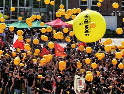 Juni versammelten sich in Aalen, Friedrichshafen, Offenburg, Rastatt (Foto) und Stuttgart Tausende, um
