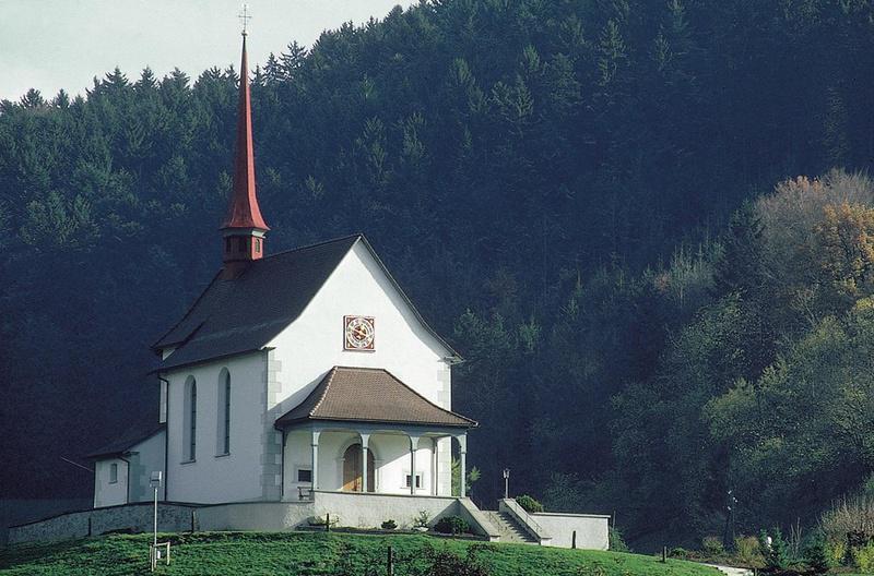 St. Antoniuskapelle, Altbüron Das Wahrzeichen von Altbüron ist die heimelige Antoniuskapelle mitten im Dorf. Aus allen Richtungen ist die Dorfkapelle auf dem sanften Hügel sichtbar.