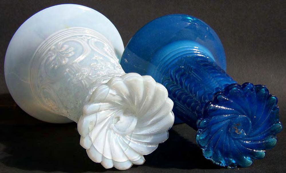 8,7 cm Sammlung Geiselberger PG-1119 Jasmin-Vase mit Blättern, Sechsecken und Winkeln, form-geblasenes, opak-blaues Glas, H 15,6-16,0 cm,