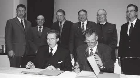 VDD JGHV VDH Am 16. März 2008 unterschrieben die Präsidenten des JGHV und VDH, Horstkötter und Habig, eine neue Vereinbarung hinsichtlich der Zusammenarbeit beider Verbände.