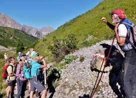 Jahresrückblick 2017 Referat Touren Botanische Tour zum Tschachaun Das Wetter will nicht immer so, wie wir es als Wanderleiter gerne hätten.