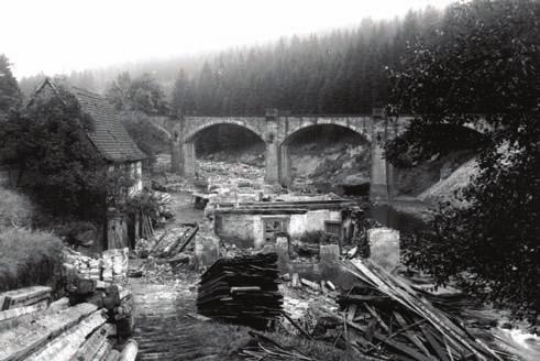 Alte Mühlen an der Gottleuba Seite 42 A+ S. FISCHER kam es zwischen Johann Georg Hänsel von 1808 bis 1816 zu einem langen Rechtstreit mit dem Besitzer der Zeidelmühle.