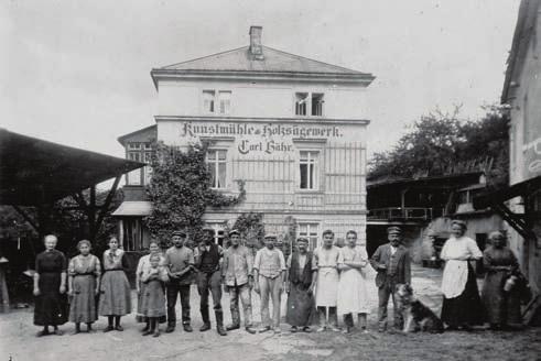 Die jetzt Grundmühle genannte Mahl- und Schneidemühle gehörte bis 1834 Johann Georg Hänsel, ab 1896 August Mai und ab 1873 bis 1930 Hermann Hering.