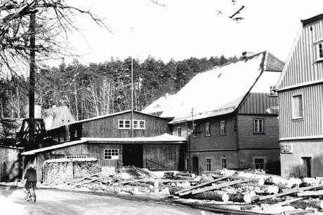 Alte Mühlen an der Gottleuba Seite 67 A+ S. FISCHER Nachdem er am 19. Februar 1821 die Konzession zum Bau einer Schneidemühle erhalten hatte, ließ er den Neubau der Mühle ausführen.