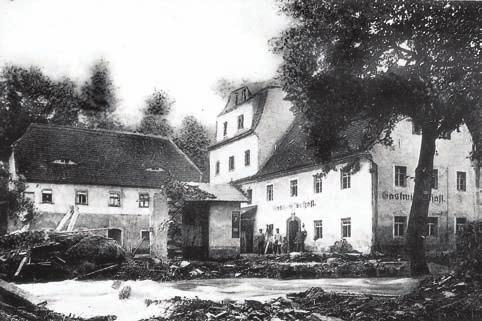 Die Mühle liegt rechts der Seidewitz an der Alten Teplitzer Poststraße. Sie ist auf den Karten von Oeder/Zimmermann von 1586 [22] schon eingezeichnet und wird 1665 erstmalig erwähnt.