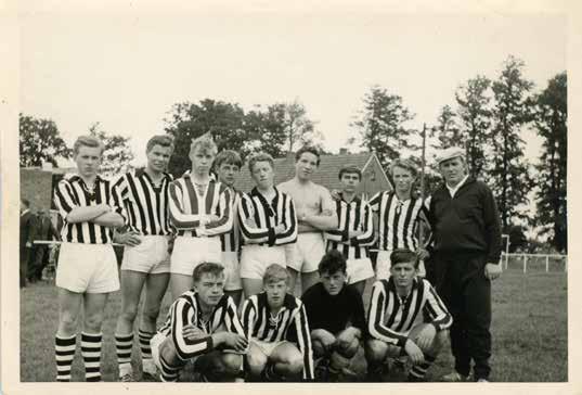 Nostalgie Fußball A2-Jugend Mitte der 1960er Jahre Oben von links: Werner Ütrecht, Berni Dust, Fritz-Gerd Wehrmeyer, Klaus Stamme, Reinhard Herding,