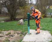 Ausgabe 05/16 Gemeindlicher Bautrupp: Info Geschwindigkeitsmessungen Metzlesdorfer Straße Aufstellen des Messgerätes In der Blumenau wurde ein neuer Wasserlauf gebaut Eine neue Pumpe auf dem