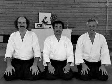 Shihan (7. DAN) aus dem Aikido-Zentrum in Tokio (Hombu-Dojo) zu erleben. Obwohl die Chef-Instruktoren des Englischen etwas mächtig sind, unterrichten sie in ihrer Muttersprache Japanisch.