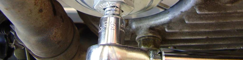 14 Die Ölfilterwechselkappe (Artikel 4) auf den Drehmomentschlüssel montieren. 6.