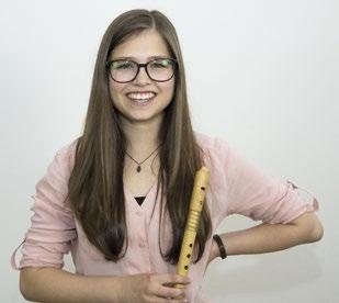 Barbara Faulend-Klauser, geboren 1998, spielt seit ihrem 5. Lebensjahr mit Begeisterung Blockflöte und folgte ihrer Lehrerin Mag.