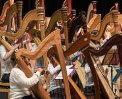 Konzert/Concert 4 Harfenensemble Viva la harpa Das Harfenensemble Viva la harpa besteht aus bis zu 70 Harfenspielern aller Altersklassen und bringt bis zu 3.000 Saiten zum Klingen.