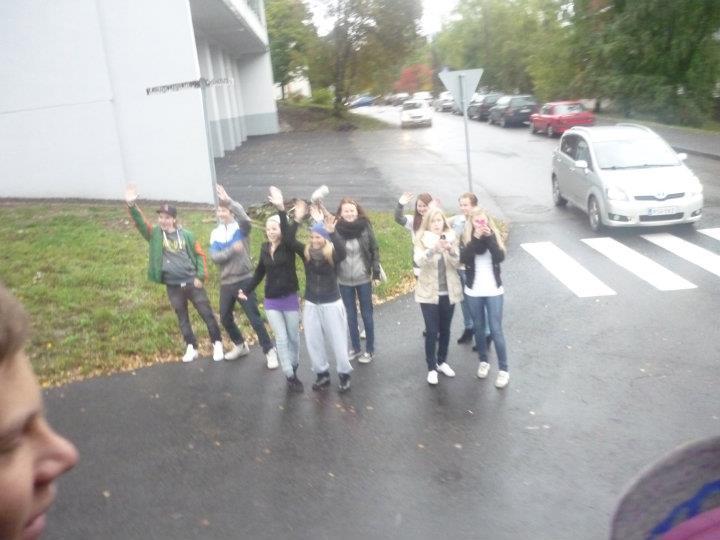 Sonntag, am 18. September Wir warteten auf die deutschen SchülerInnen eine Viertelstunde.