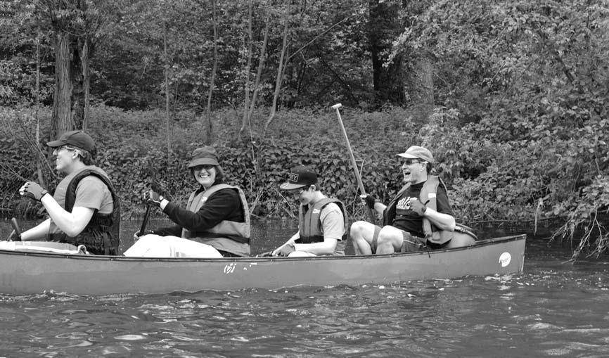 Paddeltag auf der Enz Mit einem Kanu über die Enz zu gleiten und das Enztal aus der Perspektive des Bootfahrers zu erleben, ist ein intensives Naturerlebnis.