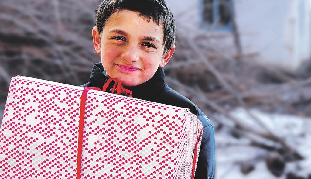 Im letzten Jahr haben 97 100 bedürftige Kinder und Erwachsene mit strahlenden Augen ein Weihnachtspäckli aus der Schweiz in Empfang genommen. Mehr als 100 stammten auch aus dem Bezirk Höfe.