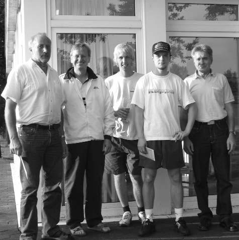 MEDENSPIELE 2005 Die Herren belegten nach fünf Begegnungen und 3 : 2 Punkten den 3. Platz in der 2. Kreisklasse hinter dem TC Langenberg 1 und dem TC Amshausen 2. Auch die Herren 40 belegten den 3.