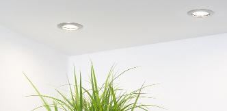 350 ma Moderner LED Deckenstrahler mit Klemmbügeln in der Lichtfarbe warm-weiss.