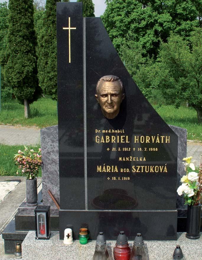 Foto archív autora Miesto posledného odpočinku na piešťanskom Hornom cintoríne. His final resting place in Piešťany s Upper Cemetery (Horný cintorín). Dr.