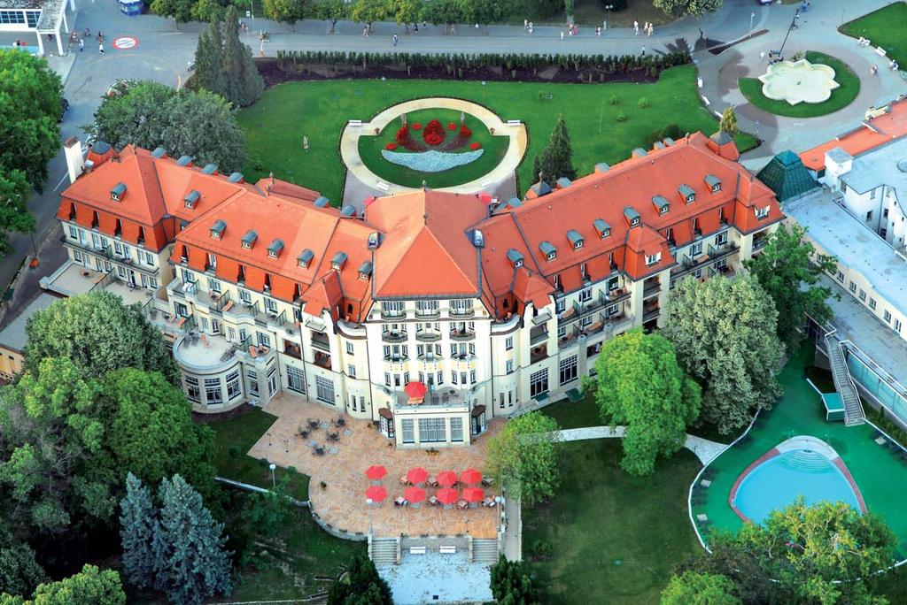 Foto Dušan Knap Hotel Thermia Palace z vtáčej perspektívy The Hotel Thermia Palace, an aerial view.