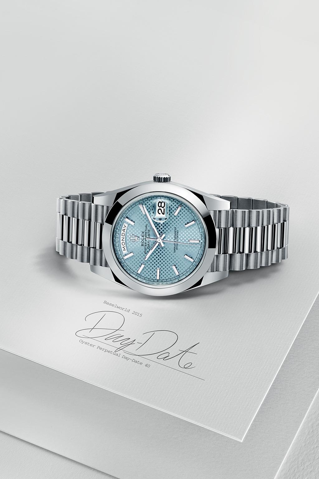 Die Welt der Day-Date 40 DIE PRÄSIDENTENUHR Bei der Einführung im Jahre 1956 war sie die erste Armbanduhr mit den drei grundlegenden Merkmalen der Uhren von Rolex Selbstaufzug, Wasserdichtheit,