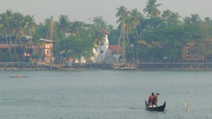 Bootsfahrt entlang Goas