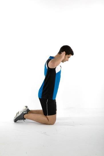 Kauersprünge in Liegestützposition Ganzkörperübung: Bauchmuskulatur, Schultermuskulatur Liegestützposition (Gesicht nach unten), Beine im Sprung anwinkeln (Knie zwischen die Arme führen) und beim