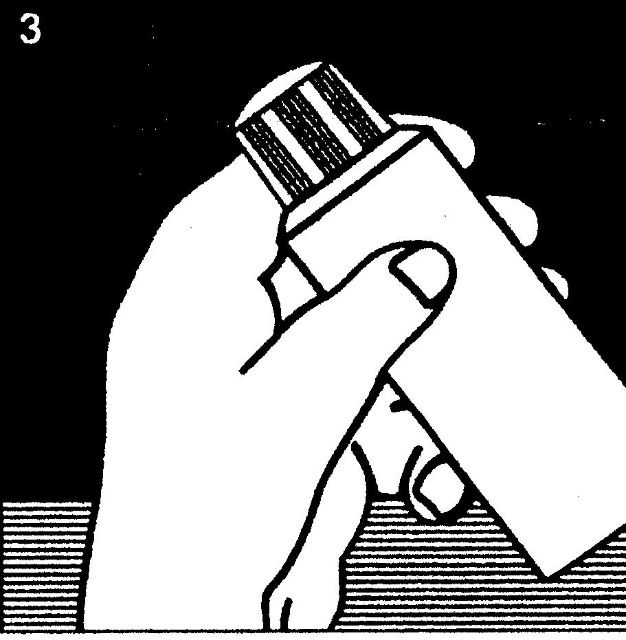 Gießen Sie die Lösungsmittel (B) in die Flasche mit Zineryt-Pulver (A) und schrauben