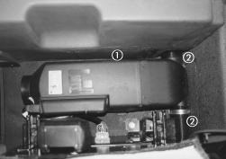 Luftheizgerätes D 3 L C compact in DAF F 95 XF Einbauplatz und Luftführung (siehe Bild 1 und 2) Das Luftheizgerät ist unter einer Abdeckung
