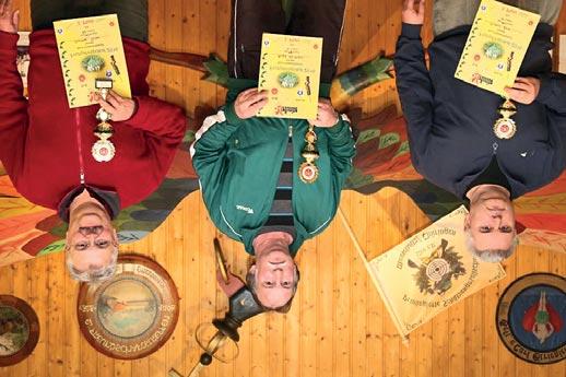 9. April 2016 Bote von der Schnauder - Stadt Meuselwitz Seite 5 Die Gewinner des 8. Frühjahrspokales (v. l.): Dietmar Turza, Ralph Hartmann und Michael Baier.
