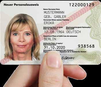 02 RATHAUS Im Scheckkartenformat Neuer Personalausweis kommt Am 1. November 2010 wird der neue Personalausweis im Scheckkartenformat den bisherigen Personalausweis ablösen.