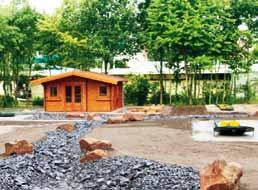 500 Quadratmeter großen, von der Gemeinde gepachteten Grundstück im Espelpark in unmittelbarer Nähe zum Aqua Fun eine Minigolfanlage errichtet.