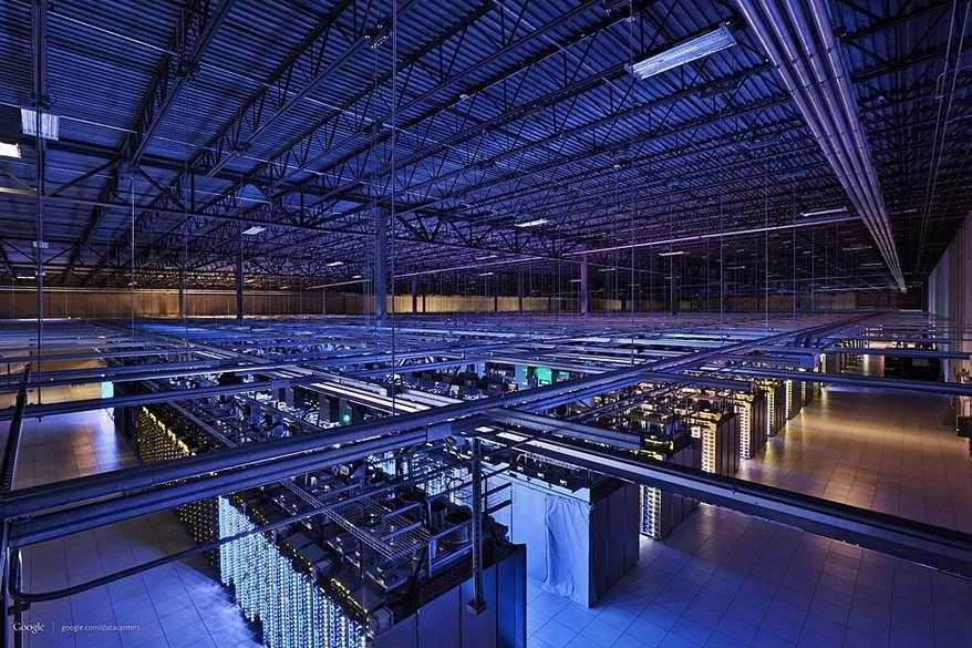 Im Maschinenraum des Internets Googles Rechenzentrum in Council Bluffs, Iowa, hat eine Fläche von über 10.000 Quadratmetern.