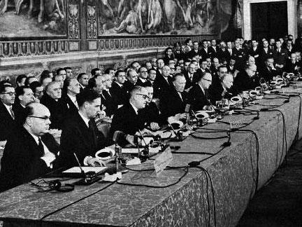 Grundlagen Römische Verträge und EWG Vertrag Alle EWG/EG/EU-Richtlinien gehen auf die 1957 geschlossenen Römischen Verträge zurück.
