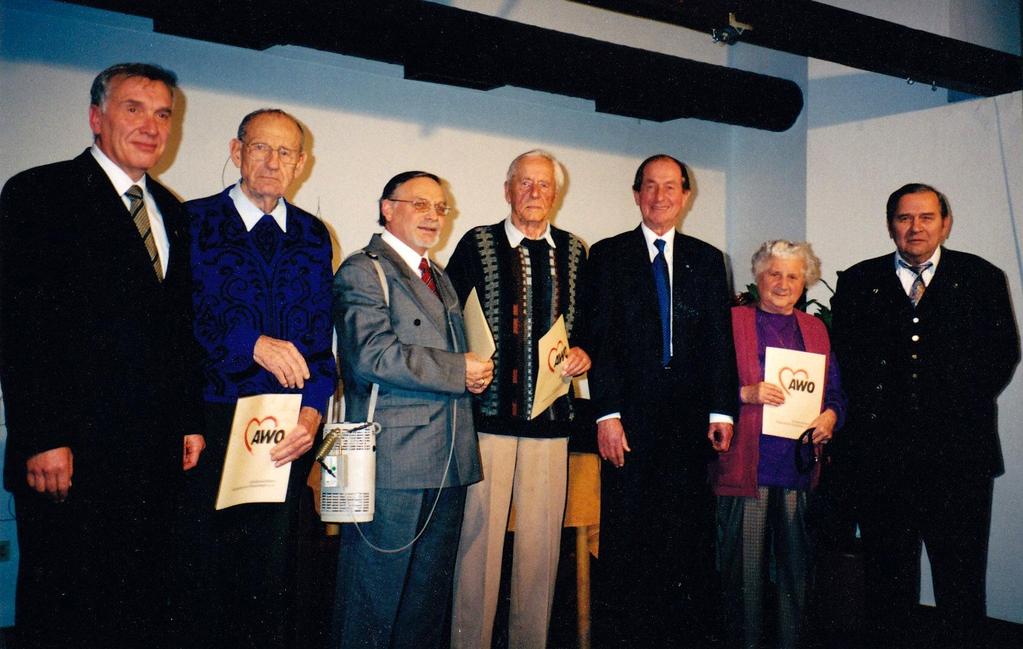 Kreisvorsitzender Herbert Weißenfels überreicht erstmals die Ehrenmedaille an Heinz Barth, Hans Dirmeier, Franz Heindl, Dr.