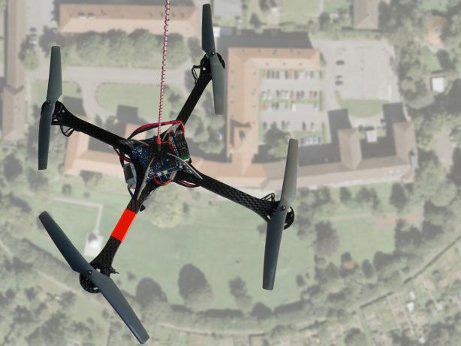 Robotik: Quadrocopter Autonome Quadrocopter, die z.t. auch auf Einfachheit der Bauteile wert legen, wie z.