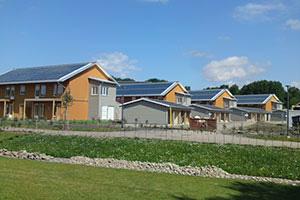 Seit 1996 wurden in Deutschland 11 solarthermische Großanlagen mit saisonalen Wärmespeichern errichtet.