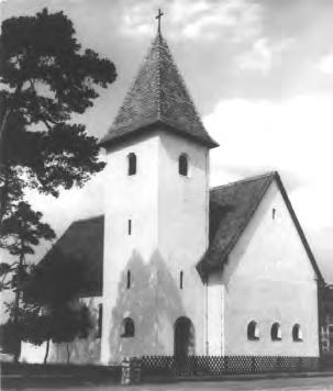 Die alte und die neue Kirche An der Stelle der heutigen Kirche stand eine kleine Kirche mit 180 Sitzplätzen aus dem Jahre 1954, die 1963 dem Neubau des jetzigen Gotteshauses weichen musste.