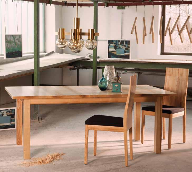 Tisch Josef Tisch Josef, hier in Esche, ausziehbar; Sessel Paul. Klar & klassisch Tischen verdanken wir unsere Berufsbezeichnung: Daran erkennt man die fundamentale Bedeutung dieser Möbel!