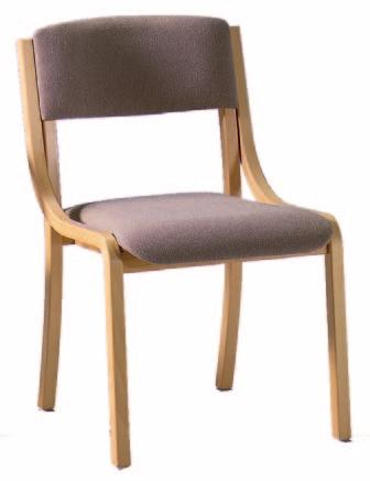 Ob mit oder ohne Armlehne, die Stühle sind stapelbar und auf Wunsch mit stabilen Reihenverbindern ausgestattet.