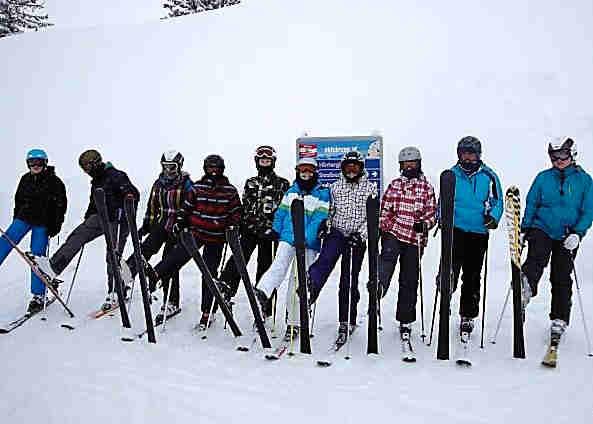 Wintersportwoche der 4b und 4c Schön war s und alle sind gut wieder zurück! Die Wintersportwoche in Saalbach Hinterglemm war für alle Teilnehmer ein tolles Erlebnis.