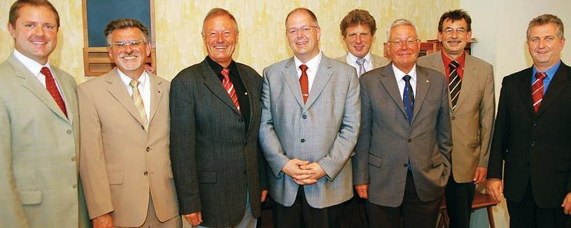 Bei der Verbandsversammlung in Tuchenbach wurde der 44-jährige von seinen Bürgermeisterkollegen einstimmig zum Nachfolger des bisherigen Kreisvorsitzenden Manfred Fischer gewählt.