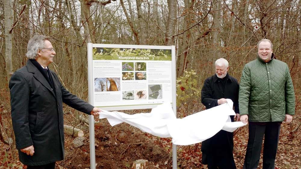 BIODIVERSITÄTSPROJEKT KLOSTERWLAD MARIA EICH Eichenwälder um Maria Eich sind Zentrum des im November 2016 gestarteten Biodiversitätsprojekts Eremiten im Klosterwald Maria Eich Enthüllten eine der 6
