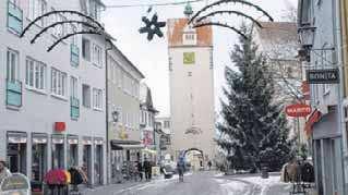 Eine weihnachtliche Miniaturwelt kann man bei der Modelleisenbahn sehen, die ab Freitag im Schlosshof aufgestellt