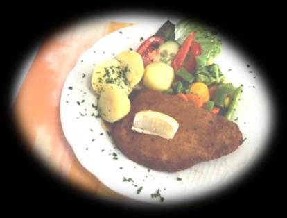 frischem Rotkohl 9,90 Schweineschnitzel Wiener Art mit buntem Gemüse und Petersilienkartoffeln oder Pommes