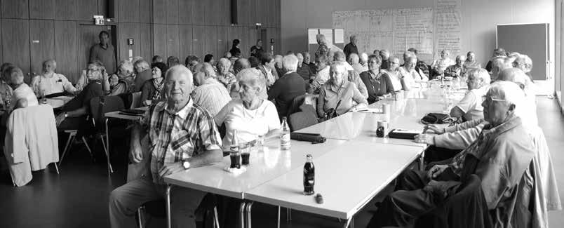 Seniorinnen und Senioren Niedersachsen Der Arbeitskreis der Seniorinnen und Senioren befasste sich mit den Anträgen, der DGB-Bezirkskonferenz vom 8.