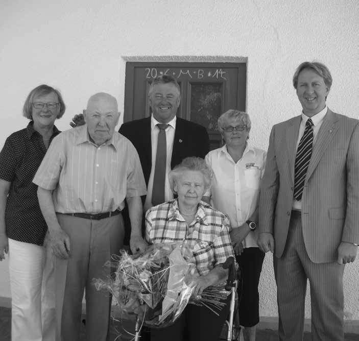 Langjährige Paare Katharina und Xaver Achatz sind seit 65 Jahren verheiratet Die Eheleute Katharina und Xaver Achatz aus Seiboldsried konnten das seltene Ehejubiläum der Eisernen Hochzeit feiern.