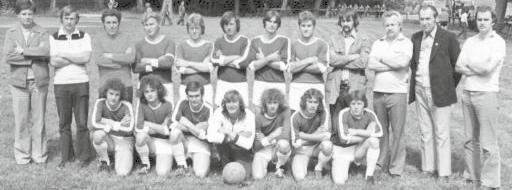 Gemeinsam mit Heinz Gill widmete er sich ab 1963 aktiv der Förderung der Letschiner Fußballjugend, die er jahrelang erfolgreich zu Kreis- und Bezirksmeistertiteln führte.