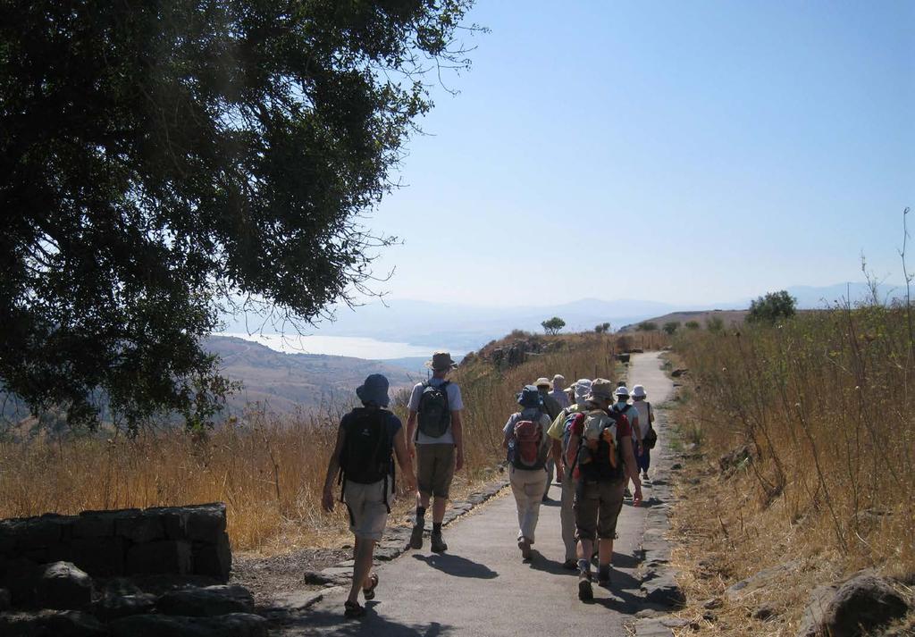Auf alten Pilgerpfaden, aber auch auf Teilen des vor einigen Jahren errichteten Jesus- Trail erfahren wir biblische Weggeschichten hautnah.